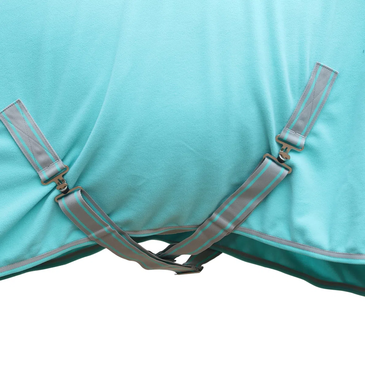 Abschwitzdecke Pferd mit Kreuzbegurtung & Schweifriemen – 300 g/m² Fleece mit Widerristpolster – Schweißabsorbierend & Schnelltrocknend – Pferdedecke für Training, Stall & Transport