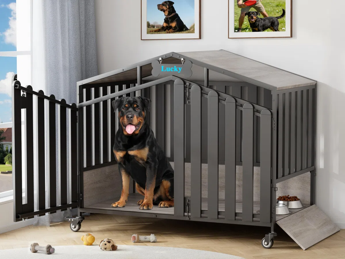 122cm XXL Große Hundekäfig Möbel, mit 360° Rollen und Namensschild, Holz Hundebox für Zuhause mit Futterklappe, 2 Türen, Dicke Stahlplatten, Kau-/Ausbruchsicher, 122x72x79cm, Eichengrau