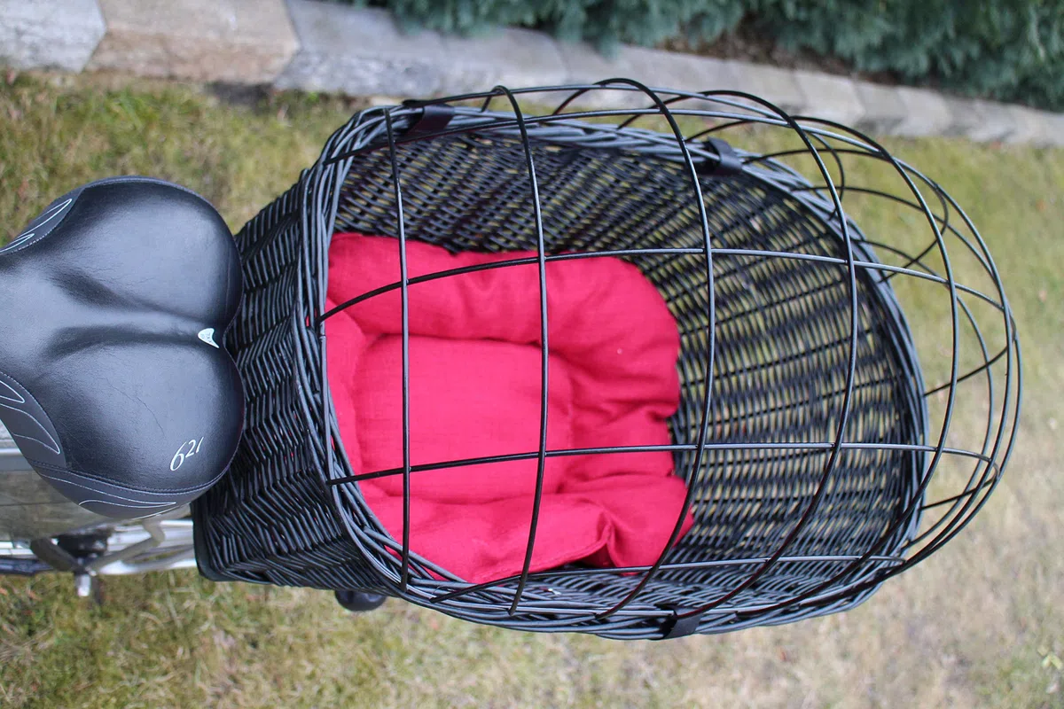 Hundefahrradkorb für Gepäckträger aus Weide mit Metallgitter und Kissen Schwarz XL oder XXL Gepäckträgerkorb Weidenkorb Hundekorb Tierkorb (XXL mit Kissen)